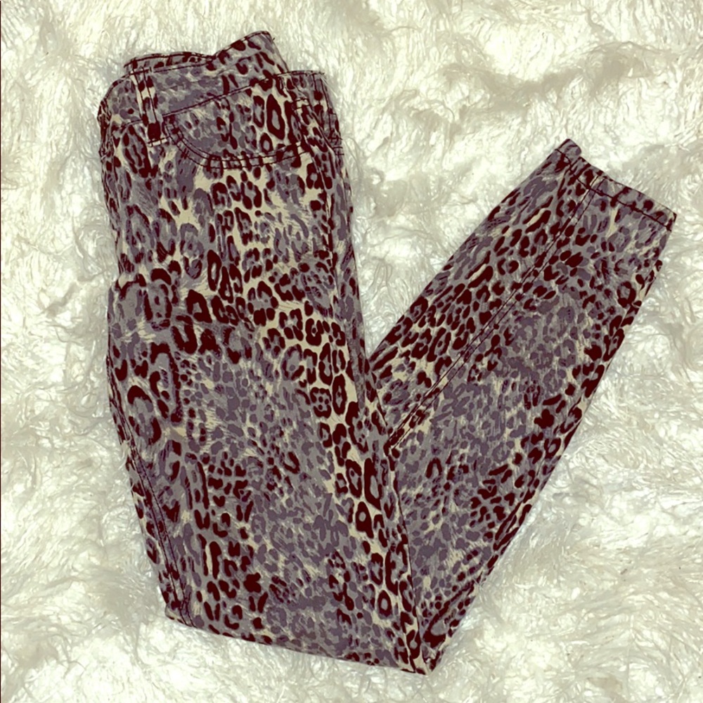 CLOSEOUT - Freestyle Revolution Animal Jeans, 3